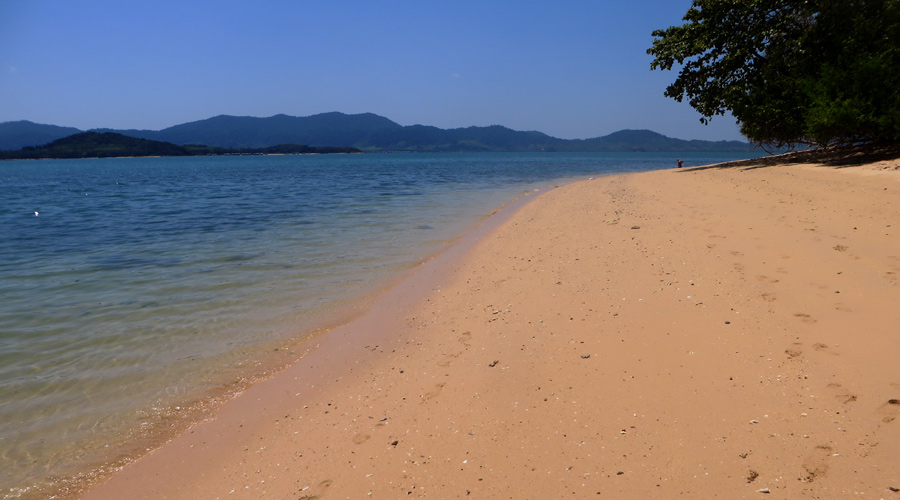 Strand auf Koh Bu Bu, Thailand