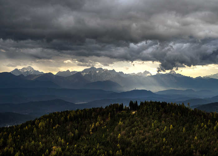 Marktplatz Mittelkärnten_Ausblick Gipfelhaus Magdalensberg