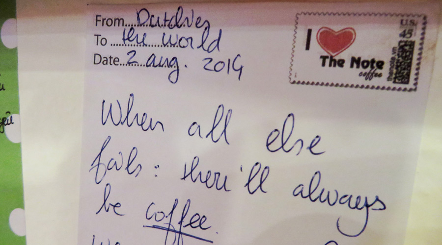 The_Note_Coffee_Post_it Botschaft im the Note Coffee in Hanoi