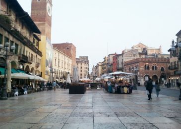 Verona_Italien_Piazza-delle-Erlbe_kofferpacken.at Piazza delle Erbe, Verona