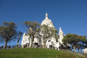 Sacre Coeur am Montmartre - ein wichtiger Anziehungspunkt für Flanierer.